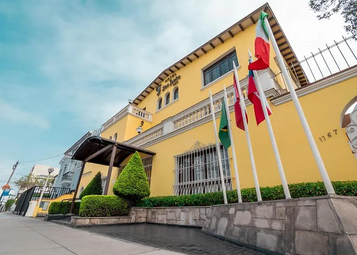 Hotel Ayenda San Isidro Inn