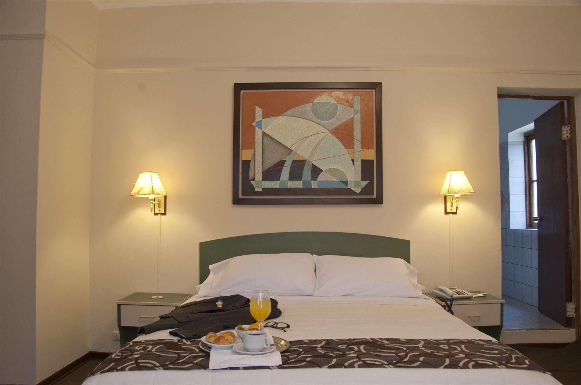 Hotel Ayenda San Isidro Lima