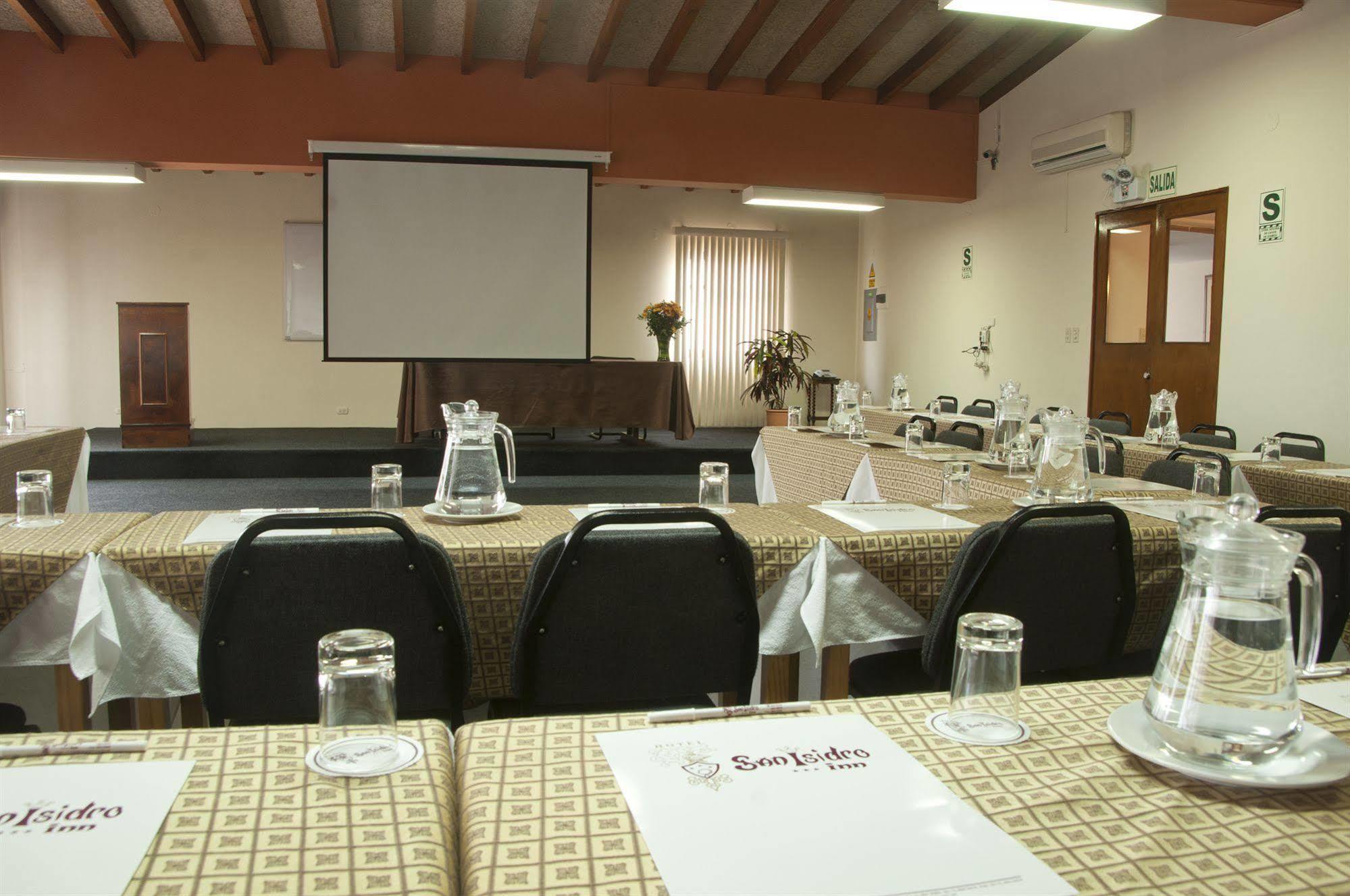Hotel Ayenda San Isidro Lima