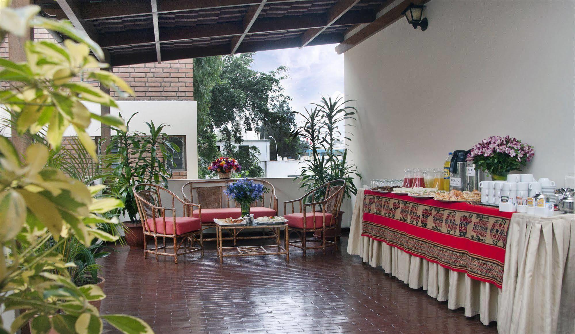 Hotel Ayenda San Isidro 3*
